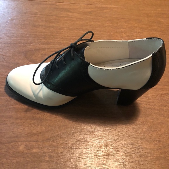 BOGO 1/2 off SHOE SALE! - Picture 7 of 8